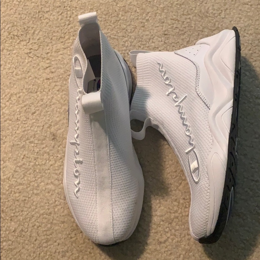 Pre-owned, only worn once.